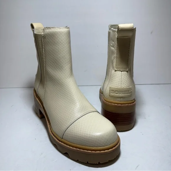 SorelJoan Now Snake Embossed Chelsea
Waterproof Lug Sole Cream Booties Sz 10 - Picture 2 of 16